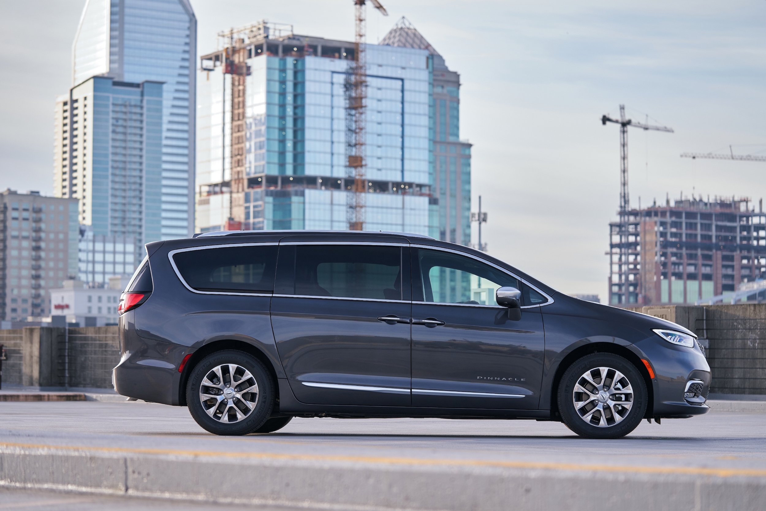 The 2021 Chrysler Pacifica Pinnacle Hybrid features new Platinum Chrome 18-inch wheels.
