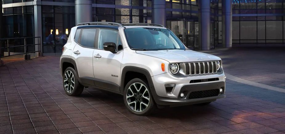 A silver 2022 Jeep Renegade, what features come with the subcompact SUV?