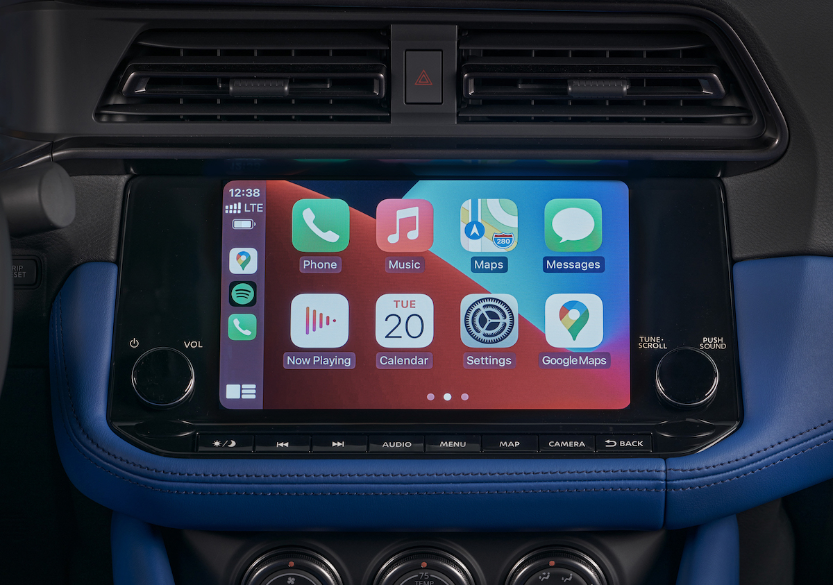 2023 Nissan Z Apple CarPlay display