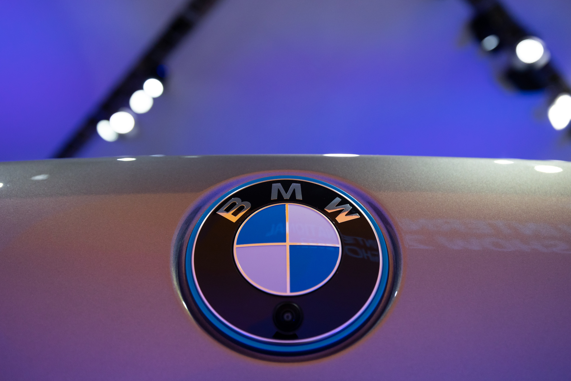 A BMW logo, maker of the 2023 BMW 7 Series.