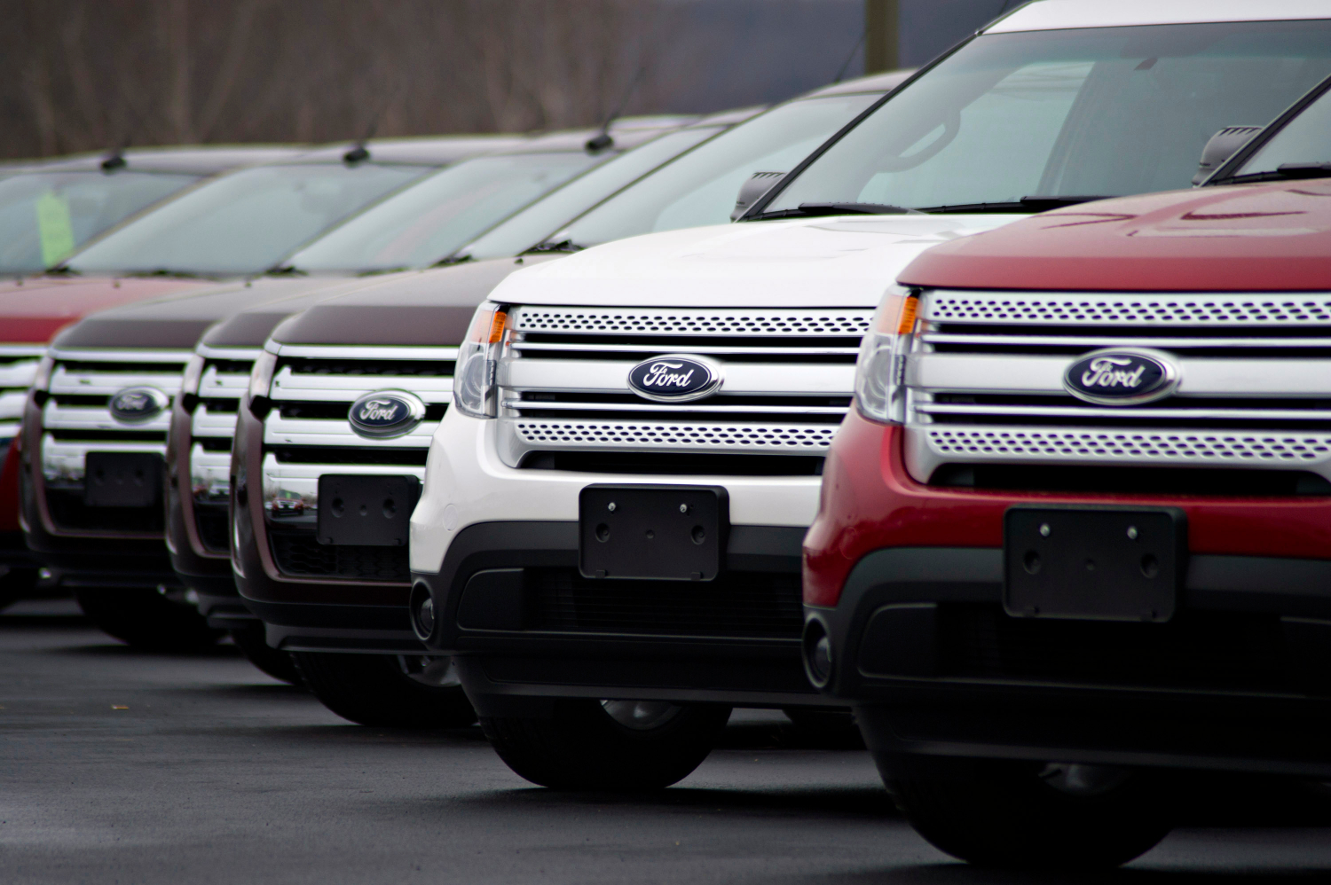 The best used Ford Explorer SUV years like these 2012 SUVs