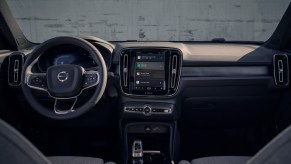 Does the 2023 Volvo XC40 Recharge have Android Auto