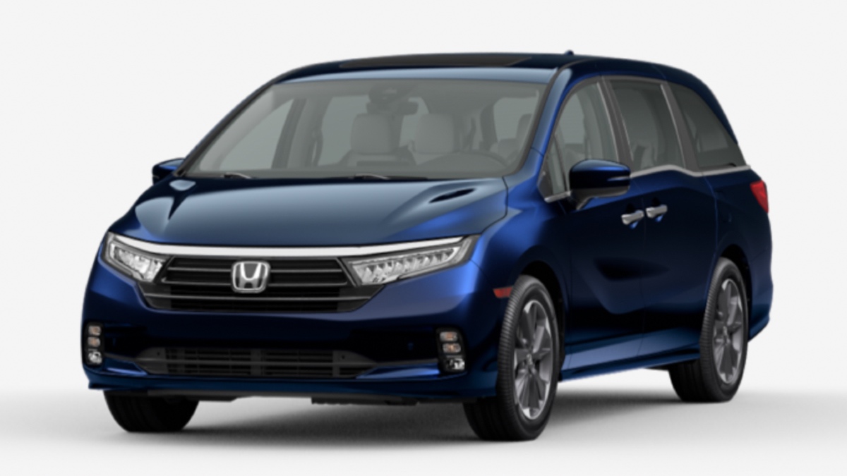 Front angle view of 2023 Honda Odyssey minivan with Obsidian Blue Pearl exterior paint color option