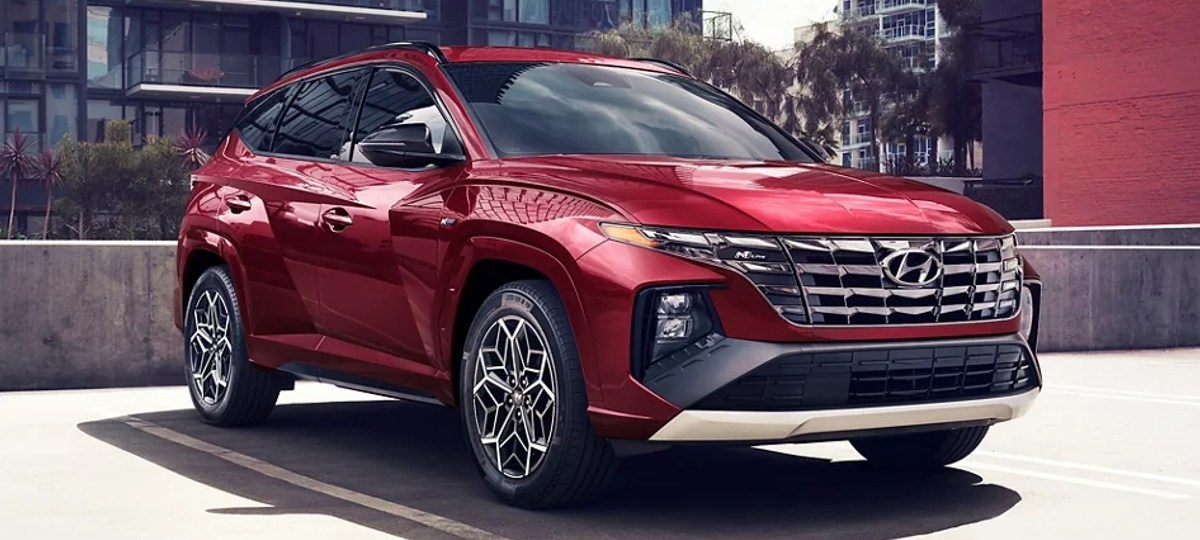 Front angle view of red 2023 Hyundai Tucson