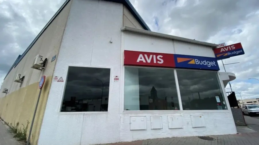 Avis office abandoned