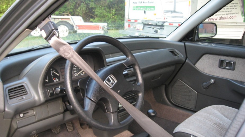 Interlocking Seat Belt in a 1990 Honda Civic