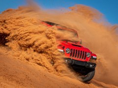Is a Manual Transmission Better for Off-Roading?