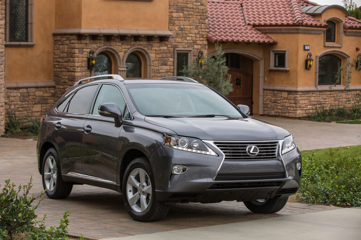 Reliable Toyota SUVs under $25,000 include this Lexus RX