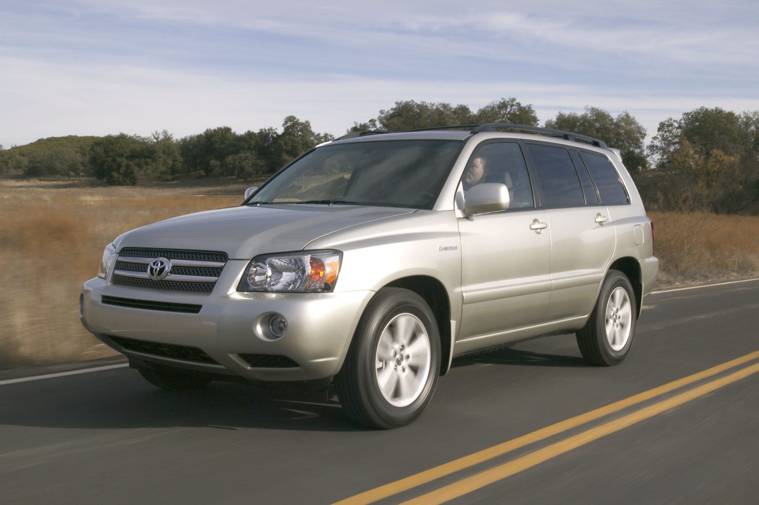 A reliable used SUV under $8,000 includes this 2007 Toyota Highlander