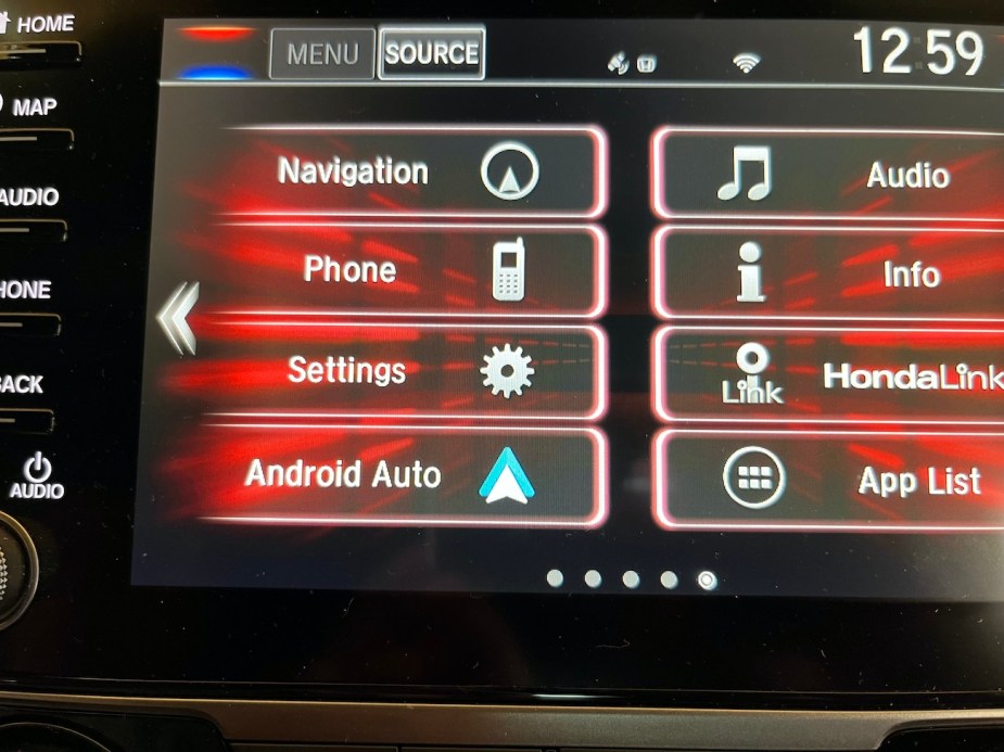 The Honda Civic's infotainment system showed that Android Auto was connected, but it didn't work properly.
