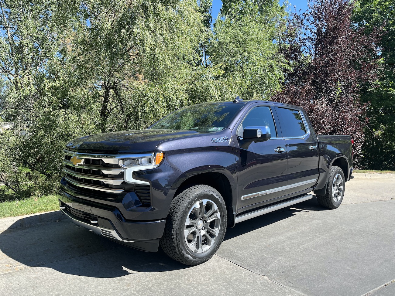 A front corner view of the 2022 Chevy Silverado High Country.