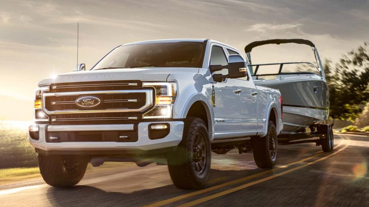 In a World of Hybrids and EVs, the 2023 Ford Super Duty Receives a