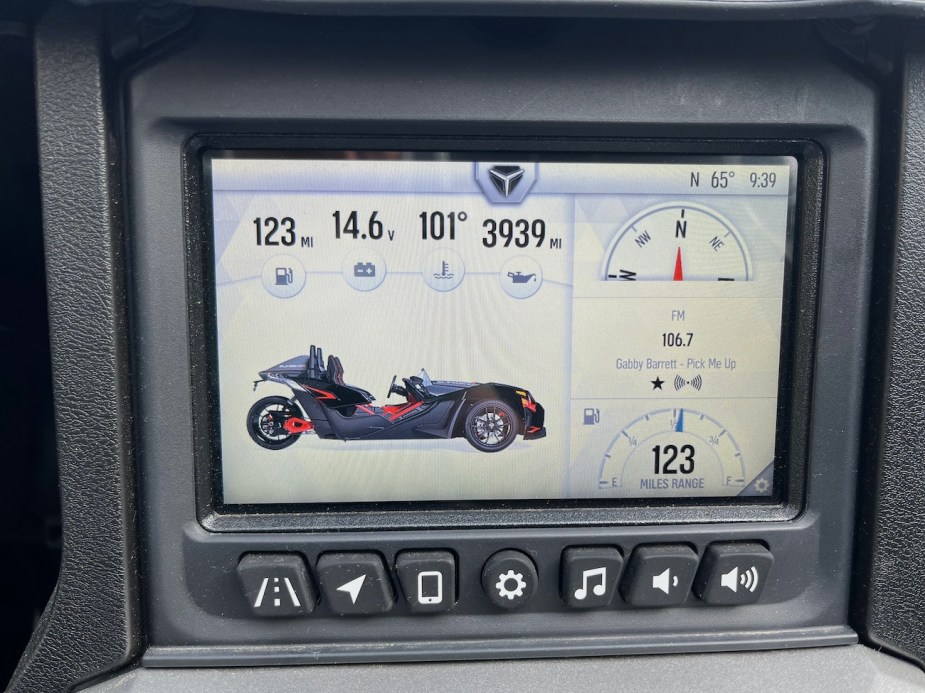 The 7-inch touchscreen in the Slingshot is responsive and informative.
