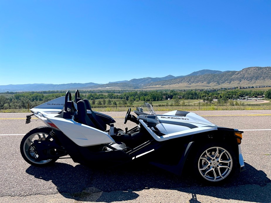 A side view of the 2022 Polaris Slingshot.