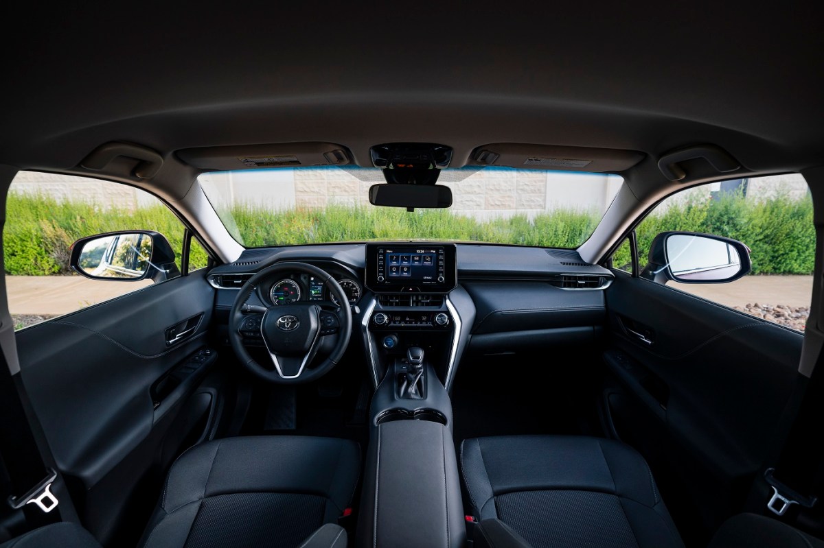 2022 Venza interior