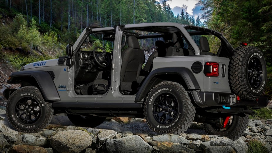 2023 Jeep® Wrangler Willys 4xe off-roading 