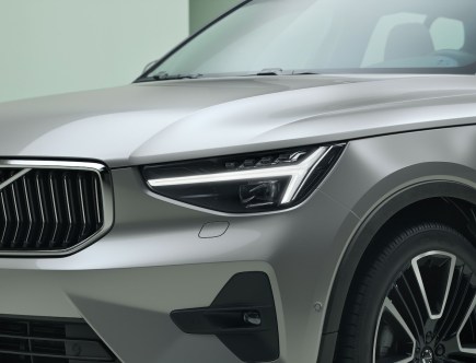 Does the 2023 Volvo XC40 Recharge Have Apple CarPlay?