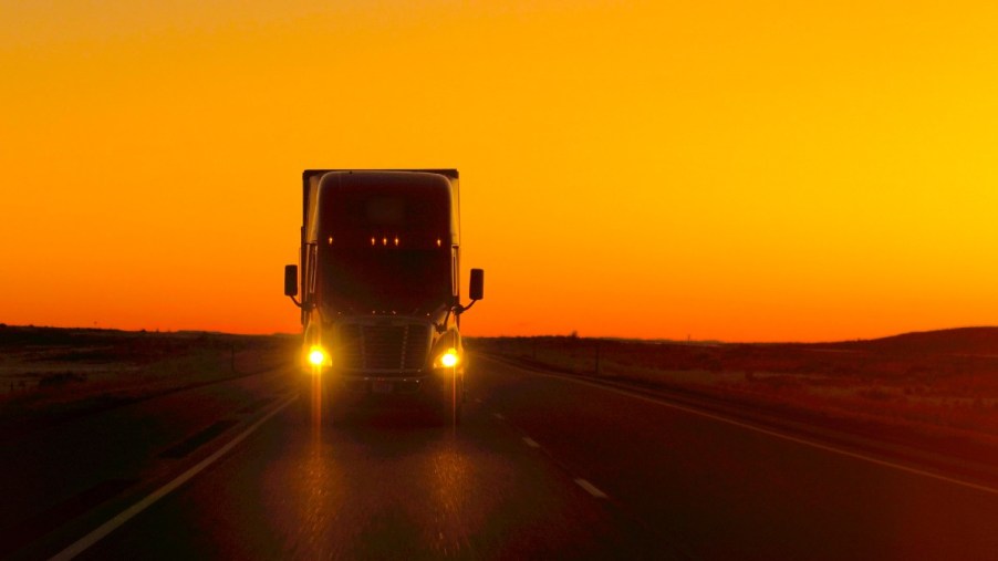 5 Reasons Truckers in Semis Flash Their Lights at You