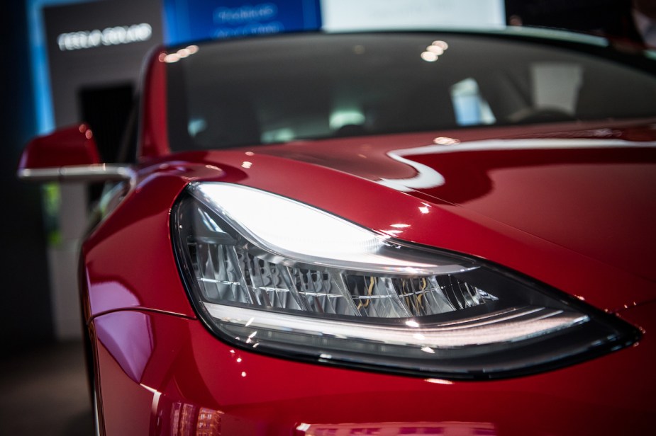 How Does Using Headlights Affect an EV's Driving Range?