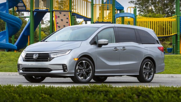 2023 Honda Odyssey vs. 2023 Chrysler Pacifica: Minivan Showdown!
