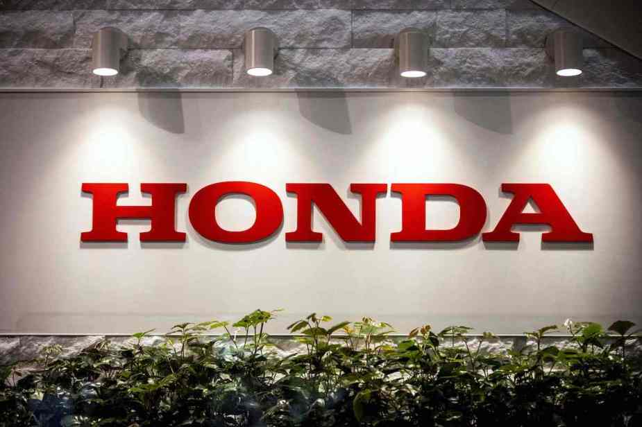 Honda logo, maker of the 2022 Honda Accord Hybrid. 