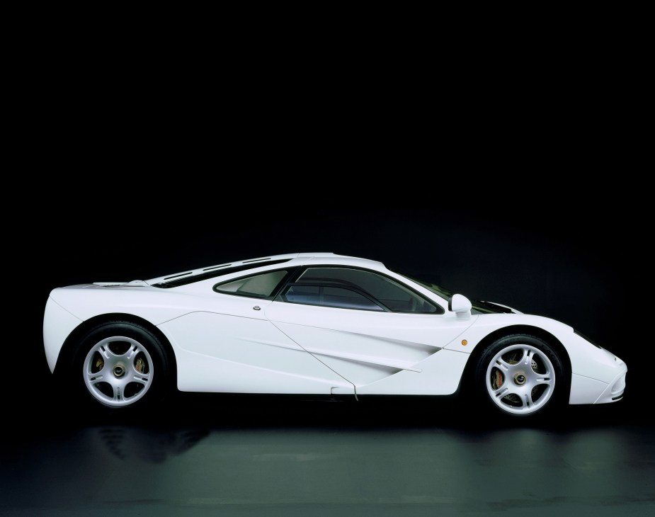 The McLaren F1, like the Bugatti EB110, is one of the fastest supercars of the 1990s.