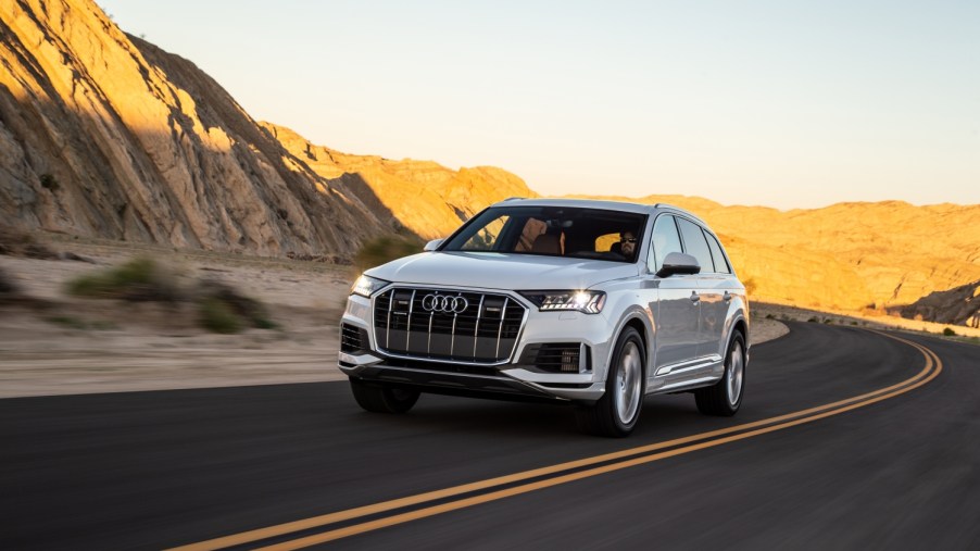 Midsize luxury SUVs With 3-rows like the Audi Q7
