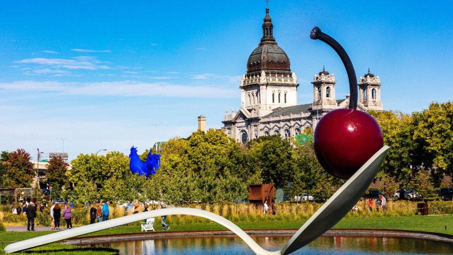 Minneapolis Sculpture Garden featuring a giant spoon and cherry