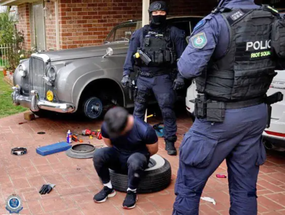 NSW Police arrest suspects in front of smuggler Bentley
