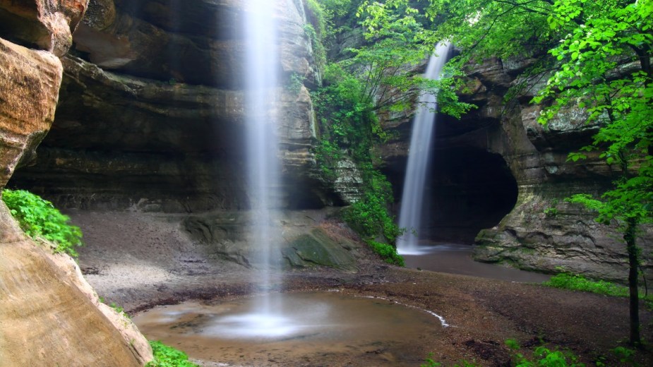 Starved Rock State Park waterfall