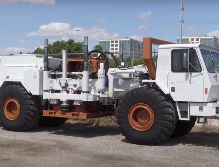 Huge ‘T-Rex’ Truck in Texas Makes Artificial Earthquakes