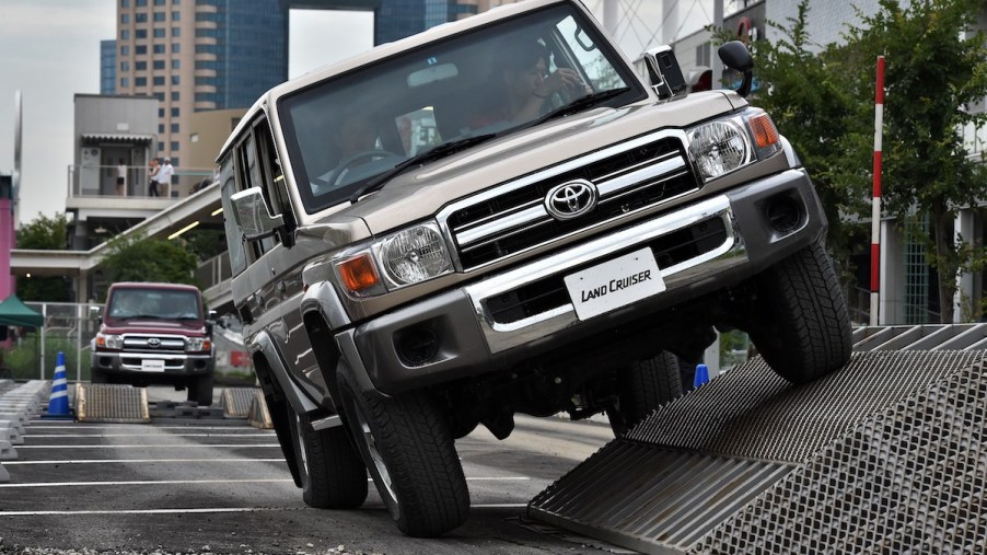 Toyota Land Cruiser 70 production delays