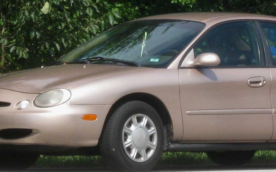 Front End of a Tan 1996 Ford Taurus