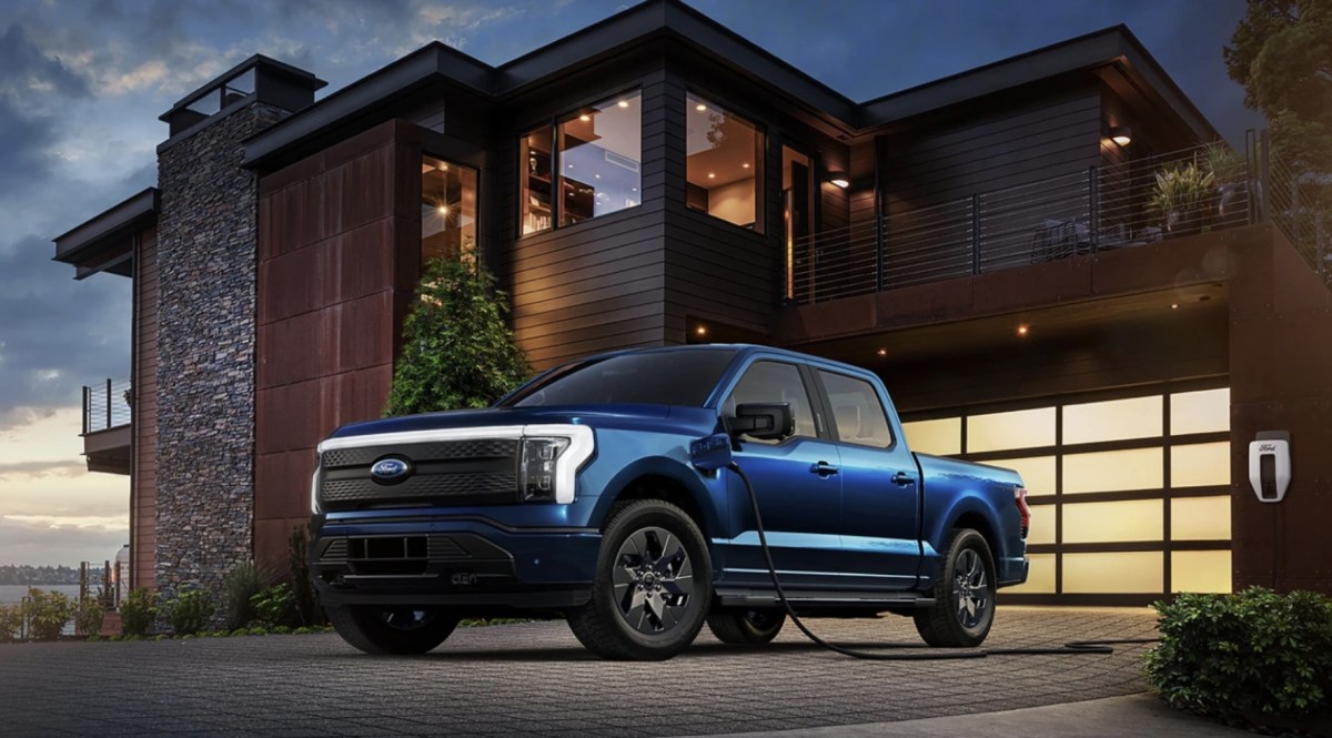 2022 Ford F-150 Lightning charging up.  you