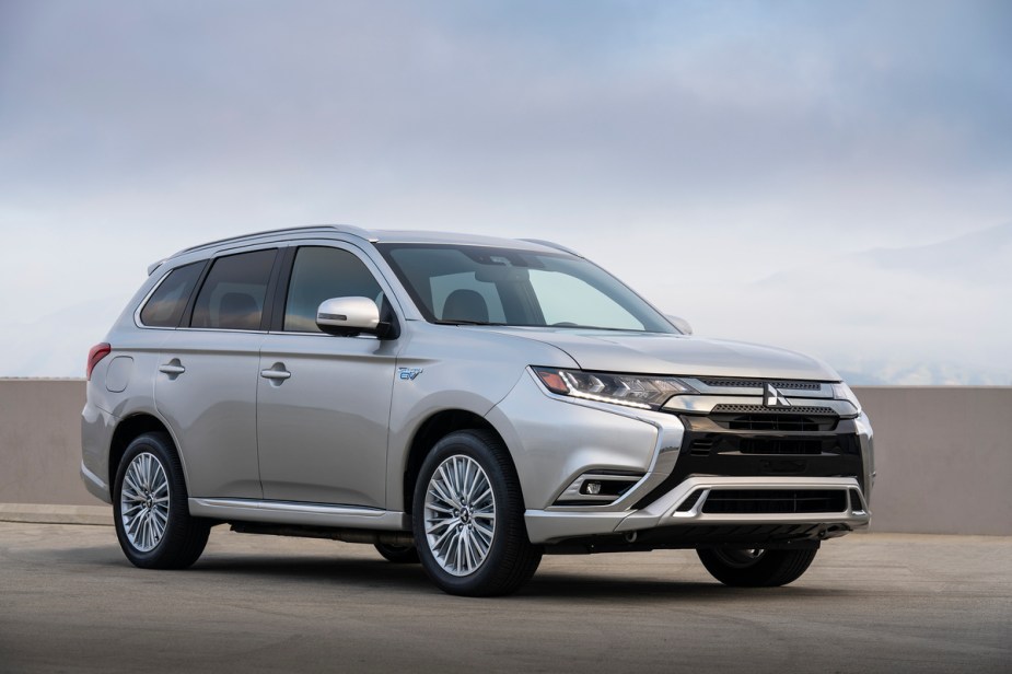 A silver 2022 Mitsubishi Outlander parked outdoors.