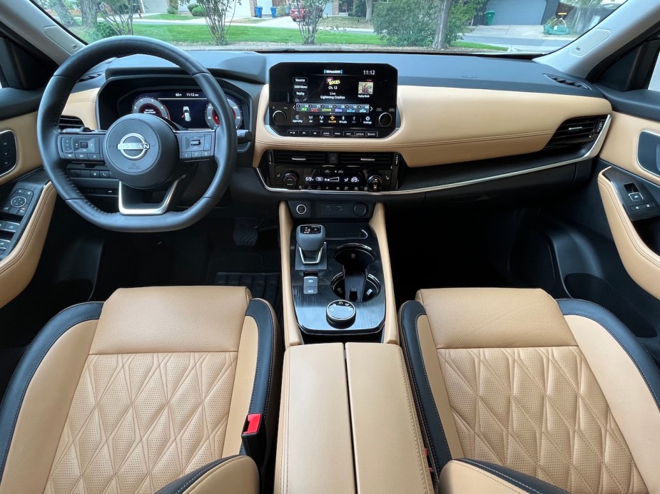 A 2022 Nissan Rogue interior offers dual-zone automatic climate control. 