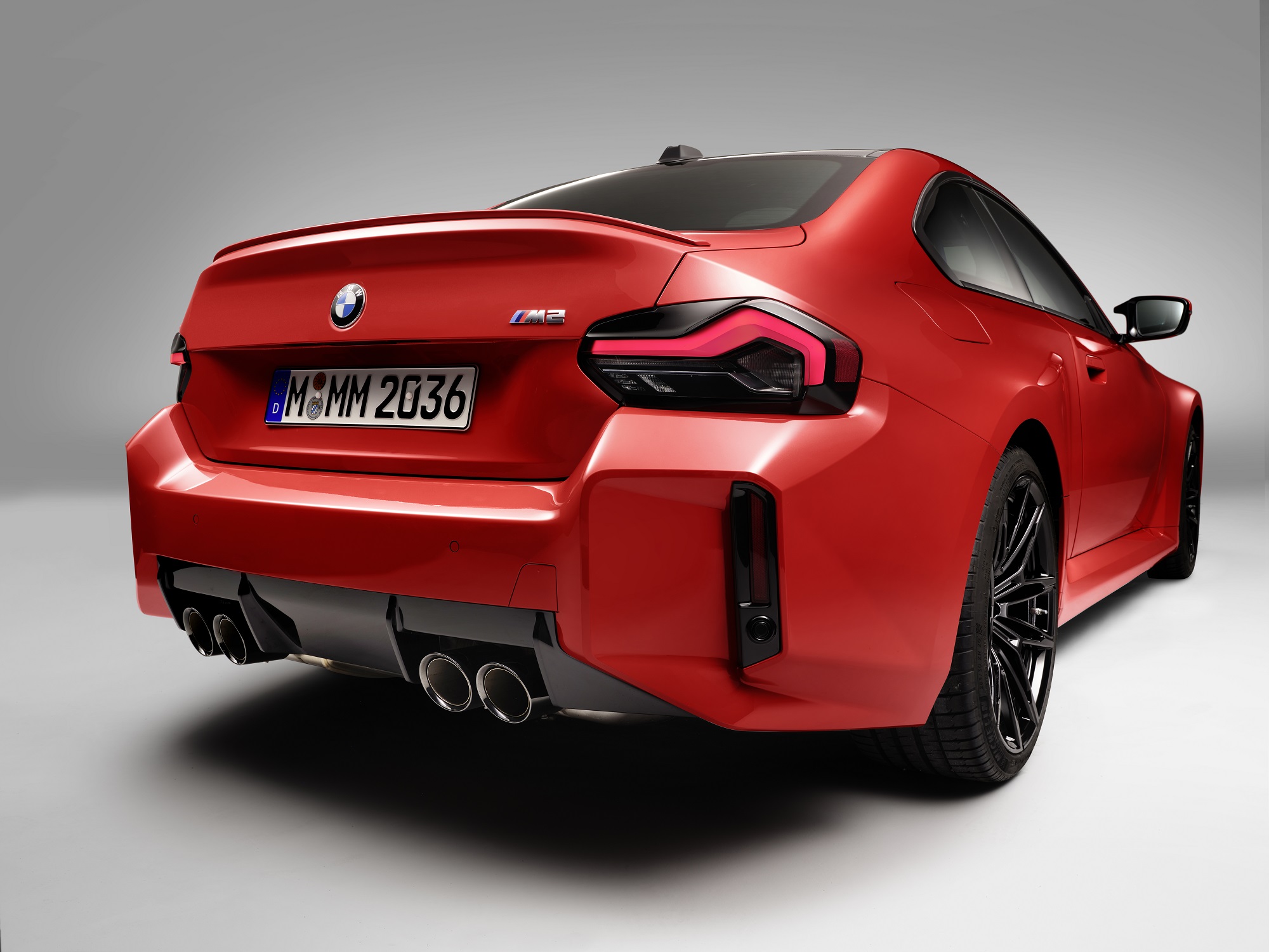 The new 2023 BMW M2 is wider and heavier than the previous M2.