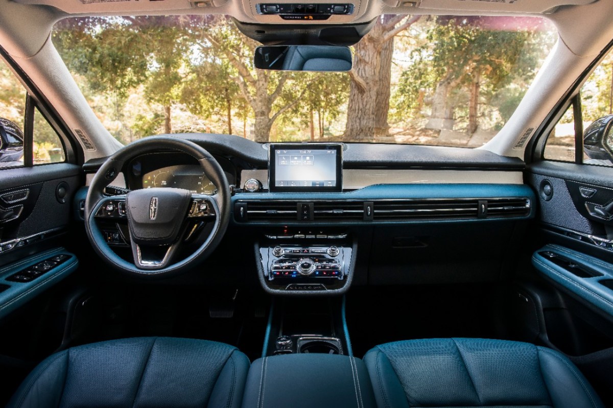 The interior of the 2023 Lincoln Corsair is updated for 2023. 