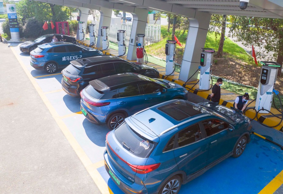 A group of EVs charging, potentially due to how the heat affect electric vehicles. 