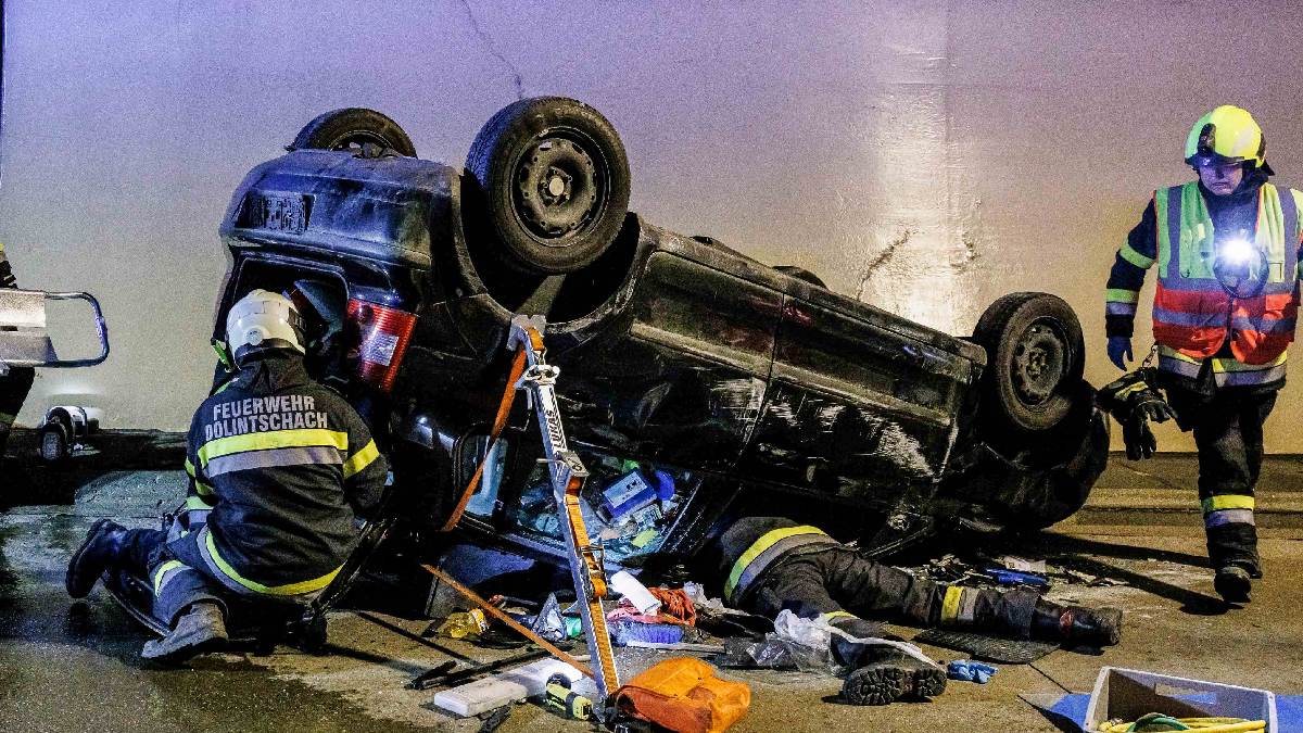 Firefighters at a car crash, highlighting if car accidents cause post-traumatic stress disorder (PTSD)