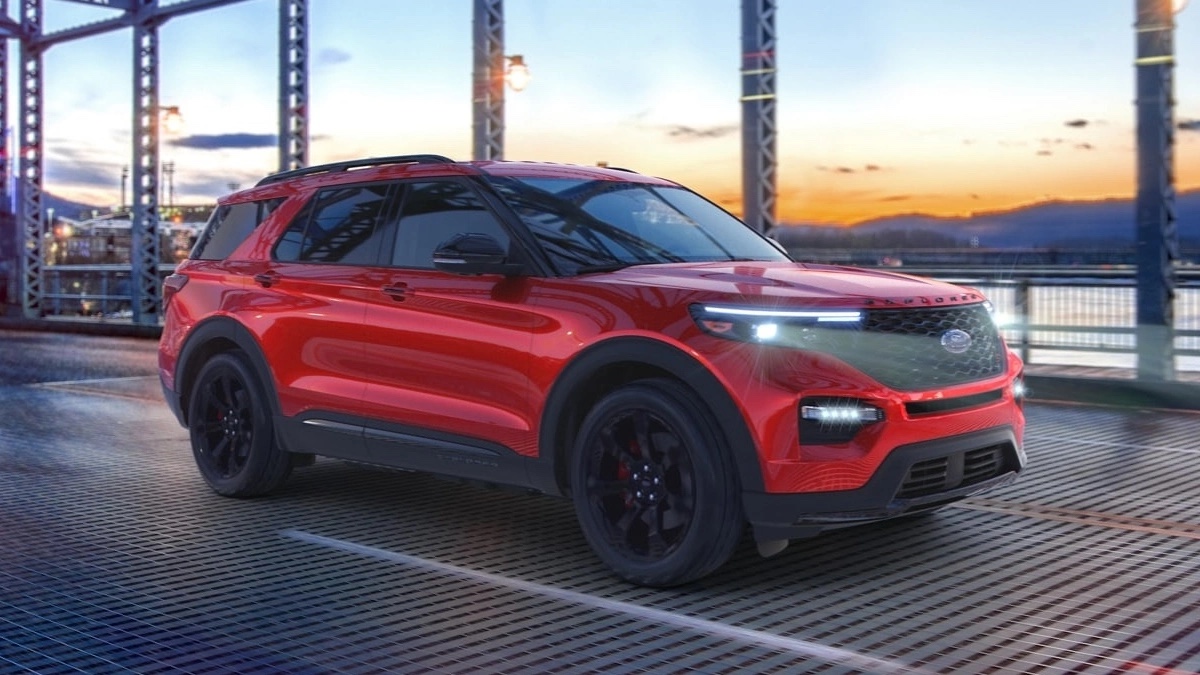 Front angle view of Rapid Red 2023 Ford Explorer midsize SUV