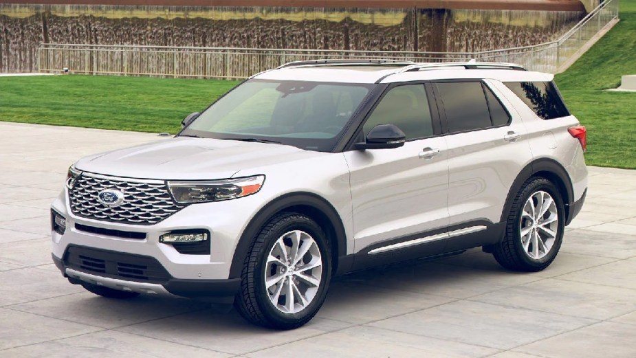 Front angle view of new 2023 Ford Explorer SUV with Star White exterior paint color