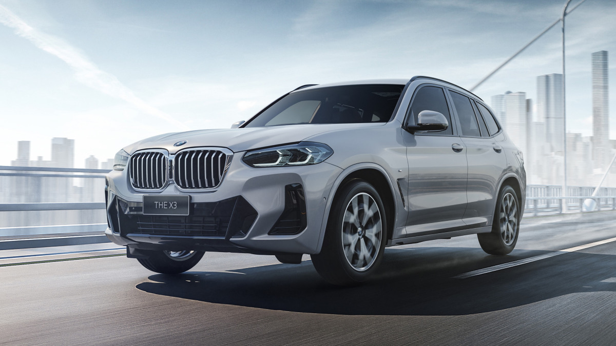 Front angle view of white 2023 BMW X3, highlighting more affordable luxury SUV alternatives that cost under $45,000