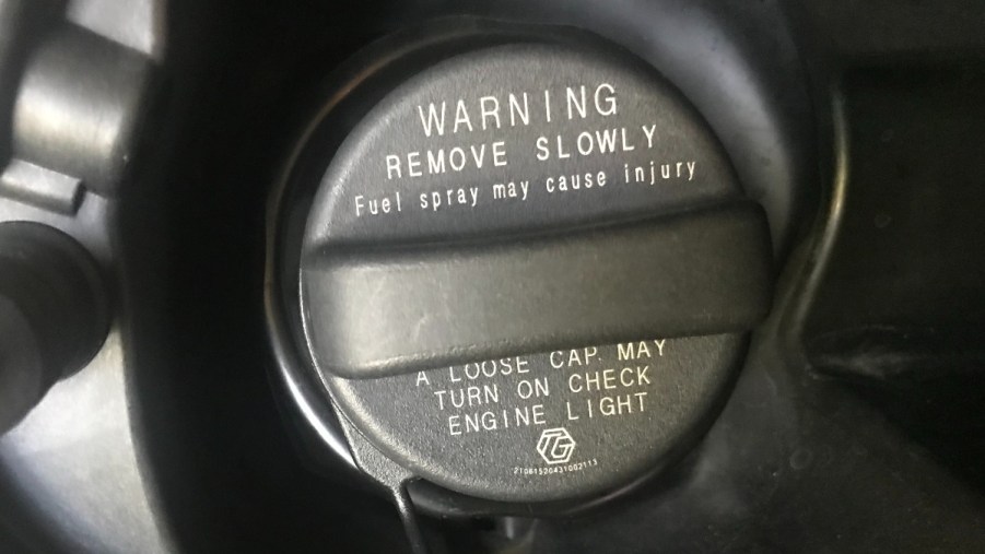 Will Check Engine Light Turn off by Tightening Gas Cap?
