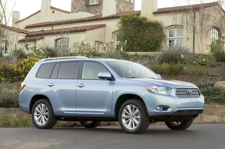 2009 Toyota Highlander Hybrid, what does a dealer do with my used car trade-in?