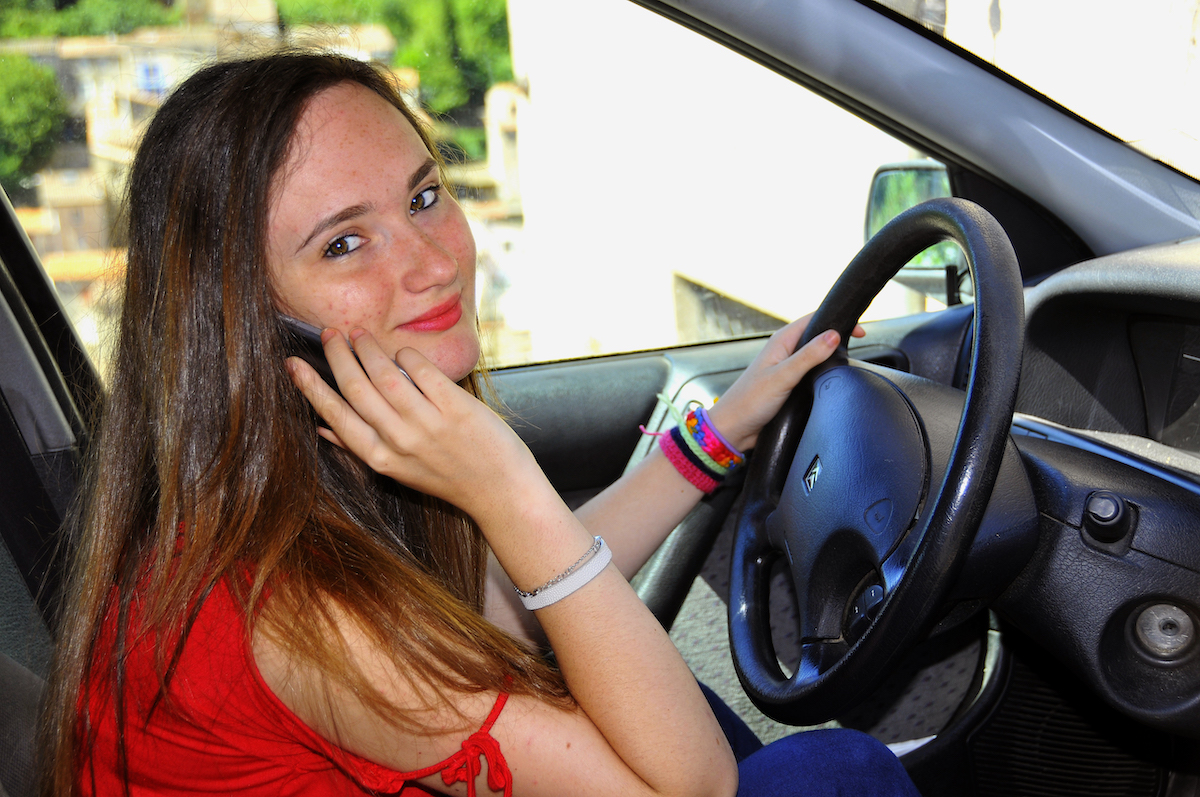 Essential car safety features for teen drivers
