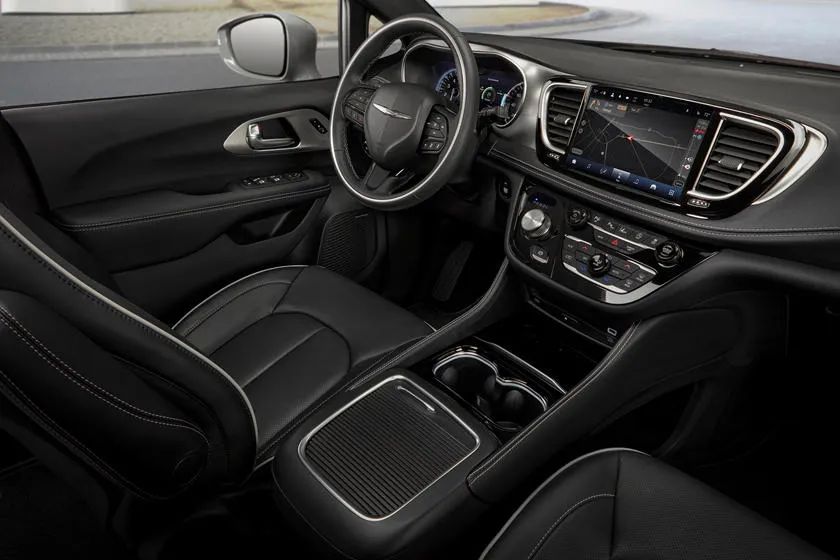 2022 Chrysler Pacifica Hybrid interior