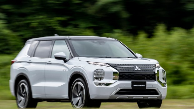 Can the New 2023 Outlander PHEV Recreate the Success of the Last One?