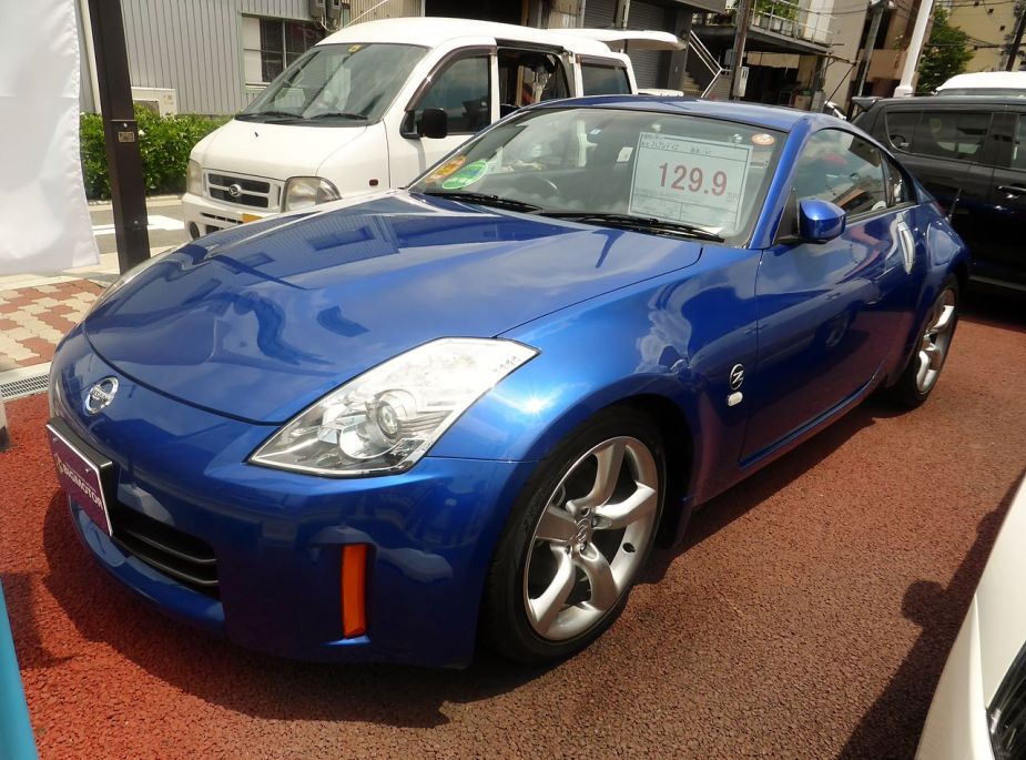 The front view of a Nissan 350z