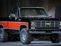 Chevy: Please Build a New Square Body Pickup Truck